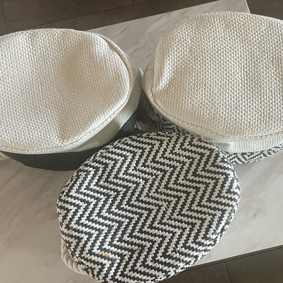 SET OF 3 SMALL BLACK AND WHITE STORAGE BASKETS - Picture 9 of 13